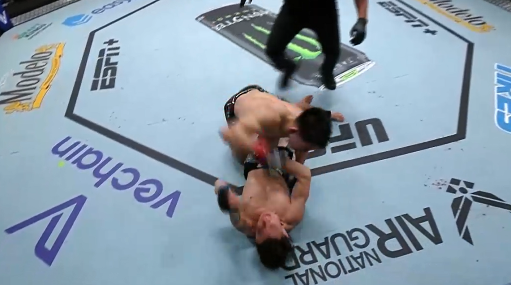 UFC Vegas 72: Yadong Song zdominował i znokautował Ricky’ego Simona [WIDEO]