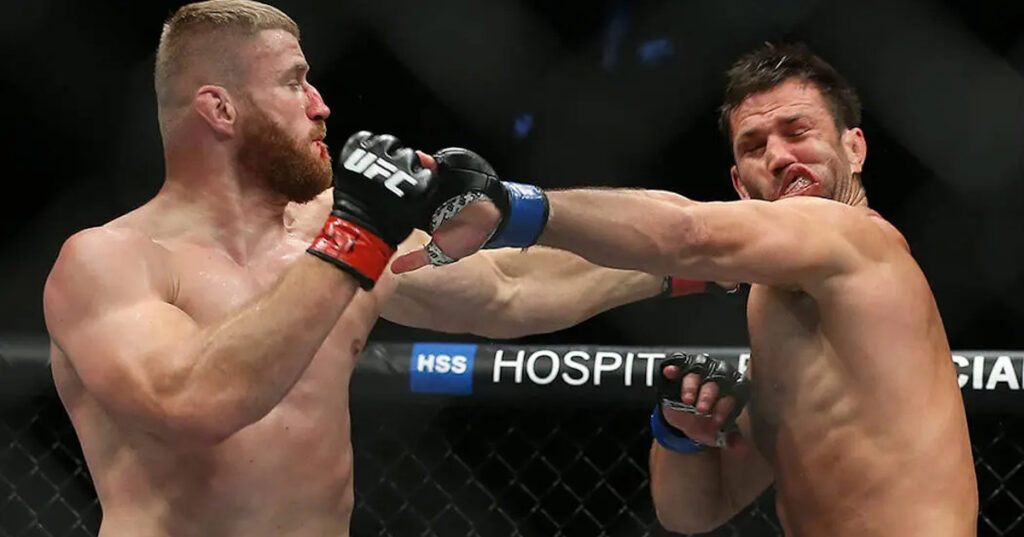 UFC przypomina brutalny nokaut Błachowicza na Rockholdzie [WIDEO]
