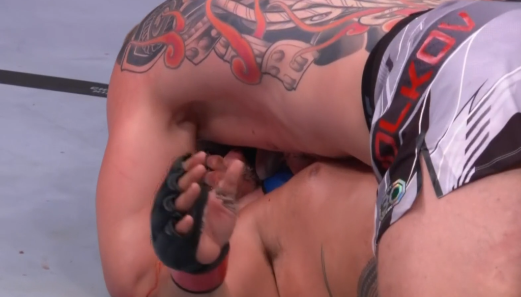 UFC 293: Ezekiel choke! Volkov sensacyjnie dusi Tuivasę [WIDEO]