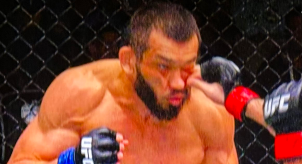 UFC Vegas 85: Brutalny palec w oko Muradova! Pojedynek zakończony po 11 sekundach [WIDEO]