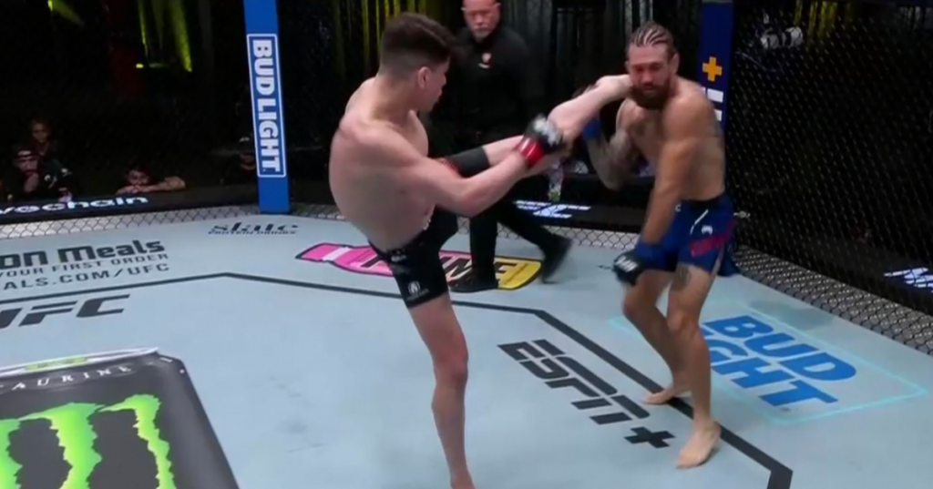 UFC Vegas 90: Co za high kick! Bahamondes nokautuje rywala w pierwszej rundzie [WIDEO]