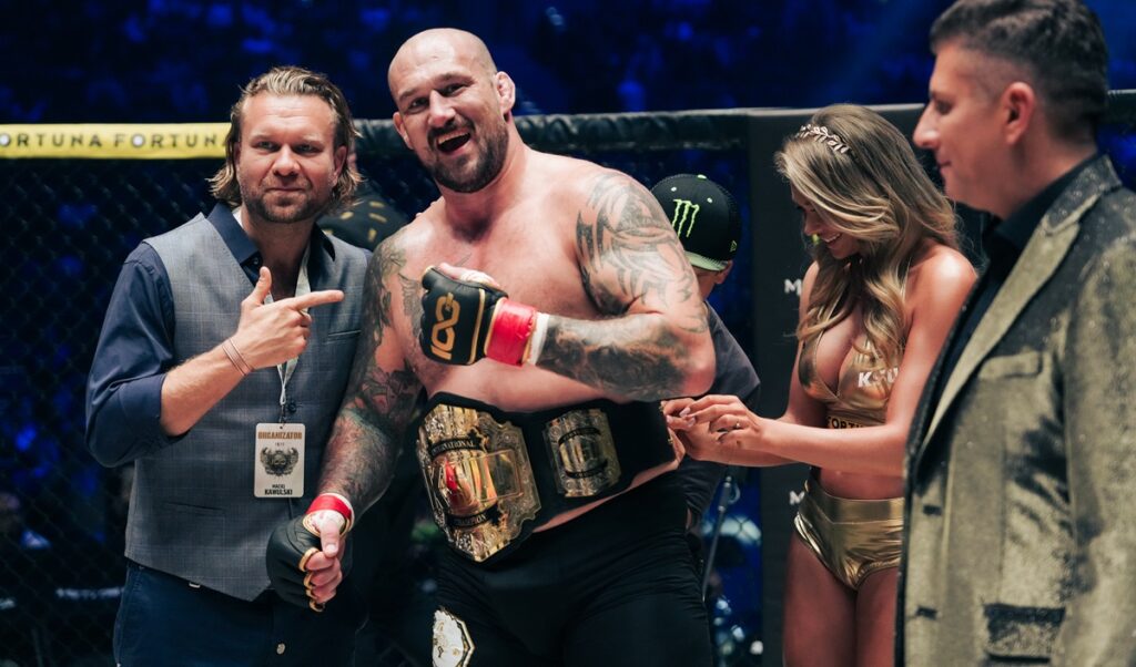 XTB KSW 100: De Fries ponownie górą! Anglik ubił Stosicia w pierwszej rundzie! [WIDEO]