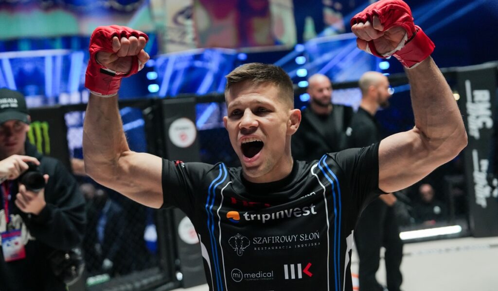 XTB KSW 101: Held z dziecinną łatwością poddał Gallona [WIDEO]