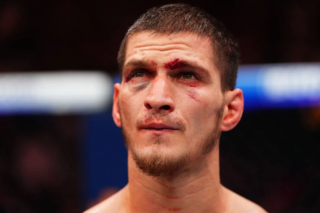 Smutny Movsar Evloev wyznaje: „Najwyraźniej nie jestem godny tytułu. UFC trzyma mnie z daleka od pasa”
