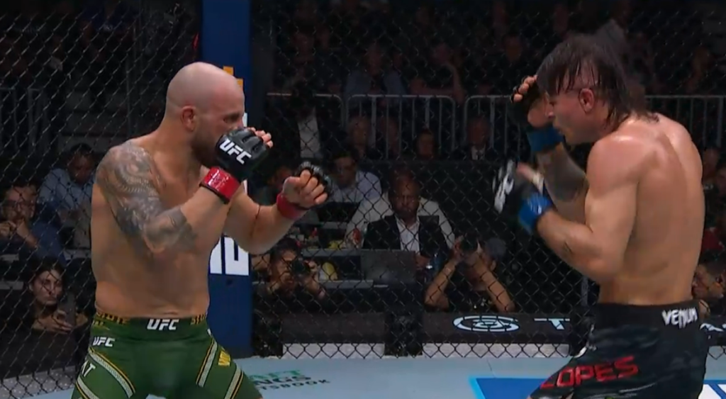 UFC 314: Alexander Volkanovski ponownie mistrzem! Australijczyk wypunktował Diego Lopesa