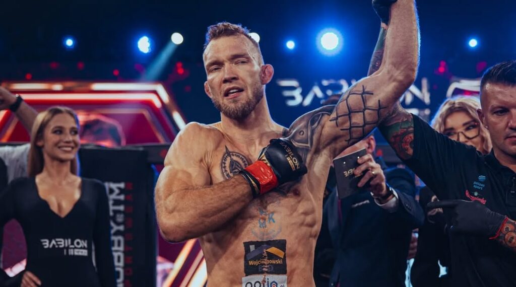 Mendlewski przed Babilon MMA 52: „Jestem nieprzewidywalny w stójce, nie boję się wymian ze Skrzekiem!”