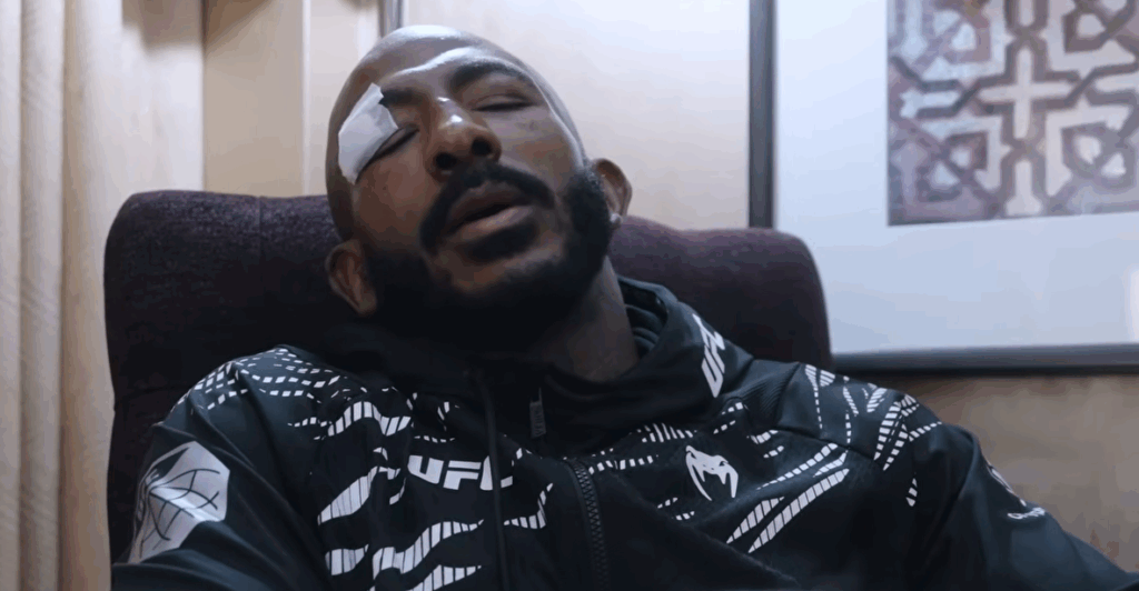 Khalil Rountree pokonał Jamahala Hilla z kontuzją. „Było mi ciężko chodzić, a nawet stać”