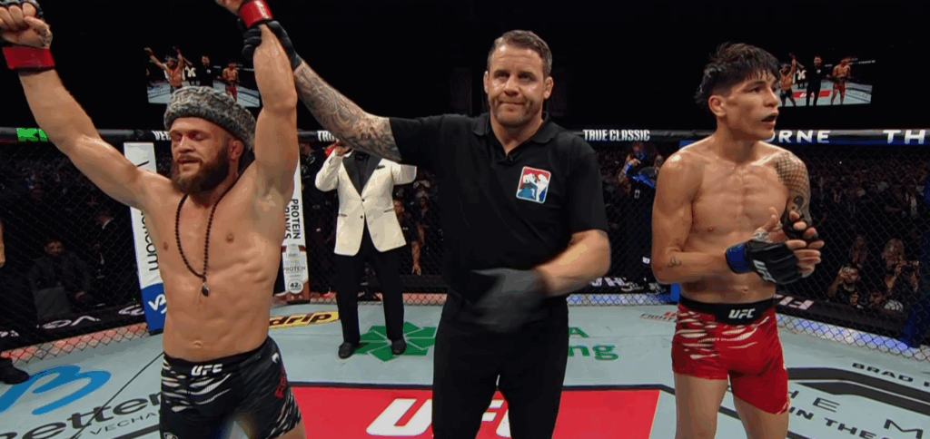 UFC Baku: Rafael Fiziev wypunktował Ignacio Bahamondesa w efektownym starciu