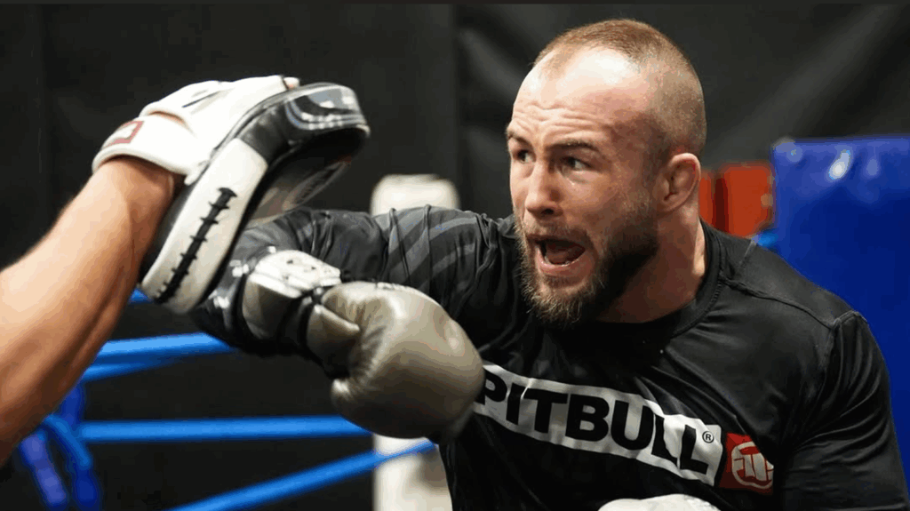 Mateusz Rębecki zgłosił gotowość wskoczyć do main eventu sobotniej gali UFC. Matchmakerzy podjęli decyzję
