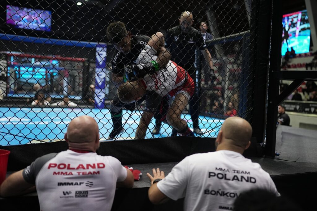 Powołano kadrę Polski na Mistrzostwa Świata MMA Juniorów i Seniorów 2025 Powołano kadrę Polski na Mistrzostwa Świata MMA Juniorów i Seniorów 2025