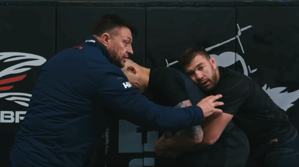 „Zniszczymy go w jego własnej grze” – trener Du Plessisa o Chimaevie