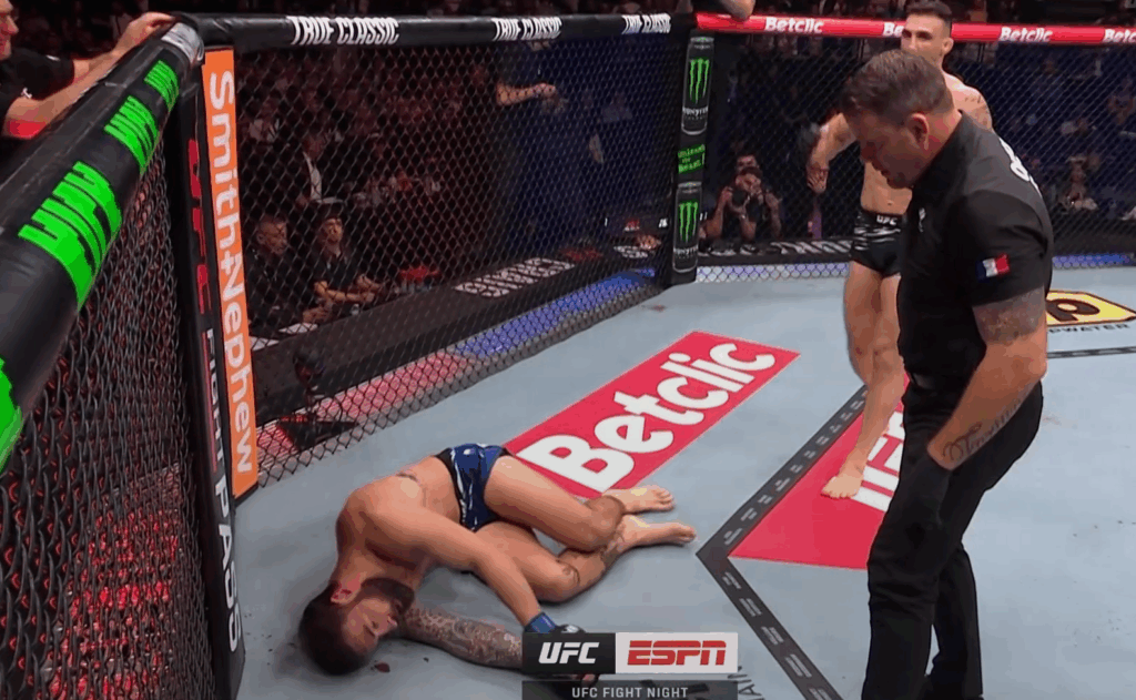 UFC Paris: Modestas Bukauskas brutalnie znokautował Paula Craiga na koniec rundy! [WIDEO]