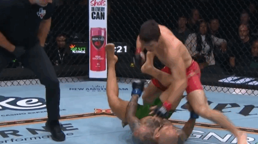 Noche UFC: Alexander Hernandez nokautuje Diego Ferreirę w drugiej rundzie! [WIDEO]