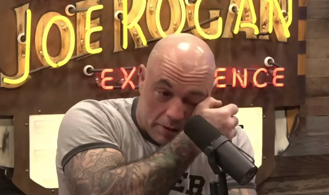 Joe Rogan płacze