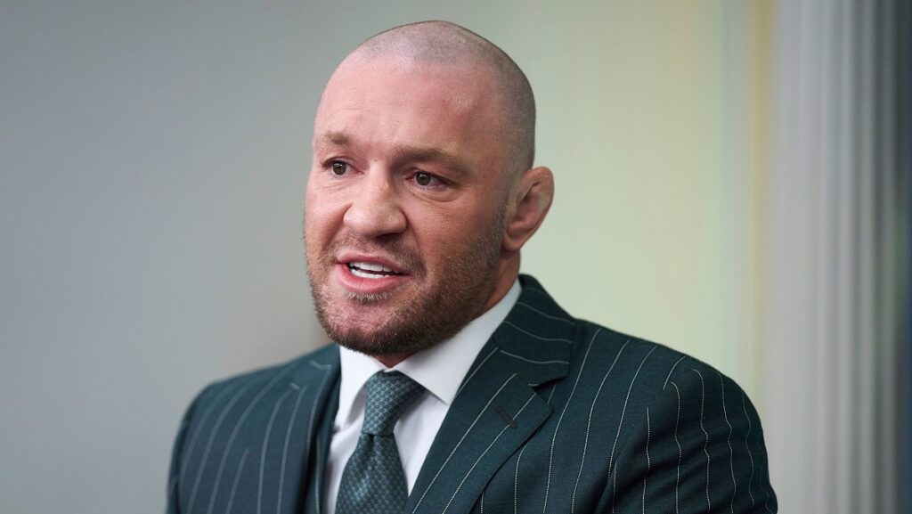 Conor McGregor rezygnuje z wyścigu prezydenckiego w Irlandii, ale nie porzuca politycznych ambicji Conor McGregor rezygnuje z wyścigu prezydenckiego w Irlandii, ale nie porzuca politycznych ambicji