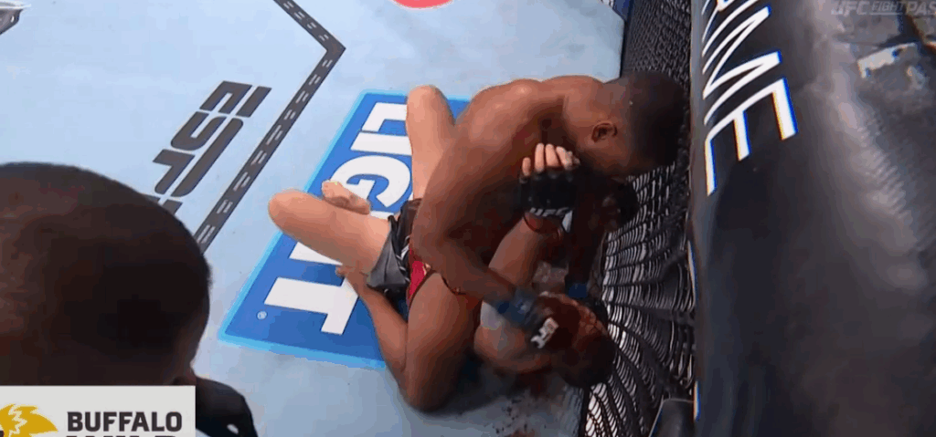 UFC Rio: Mario Pinto zdemolował Jhonatę Diniza w parterze i wygrał przez TKO! [WIDEO]