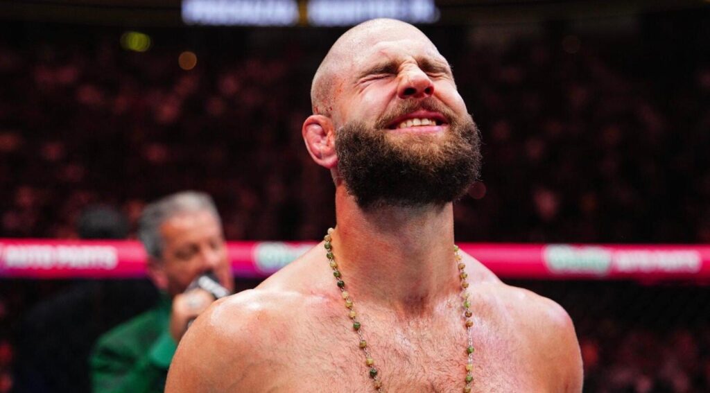 Jiří Procházka zgarnął podwójny bonus za spektakularny występ na UFC 320 Jiří Procházka zgarnął podwójny bonus za spektakularny występ na UFC 320