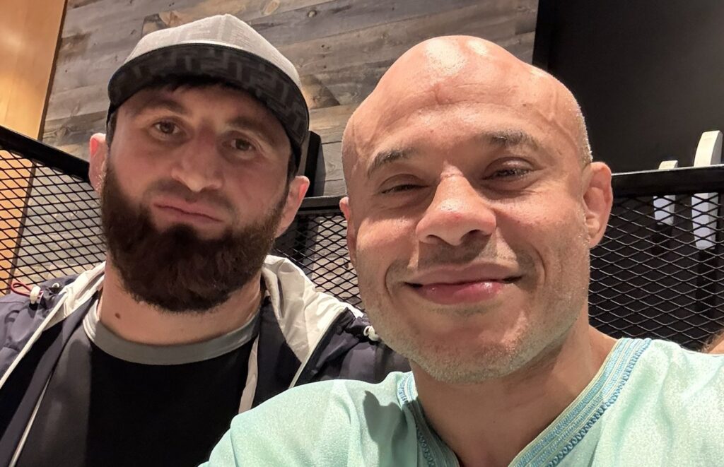 Abdelaziz: Ankalaev nie powinien był wychodzić do walki na UFC 320. Menedżer przyznał też, że prowadził zawodnikowi social media