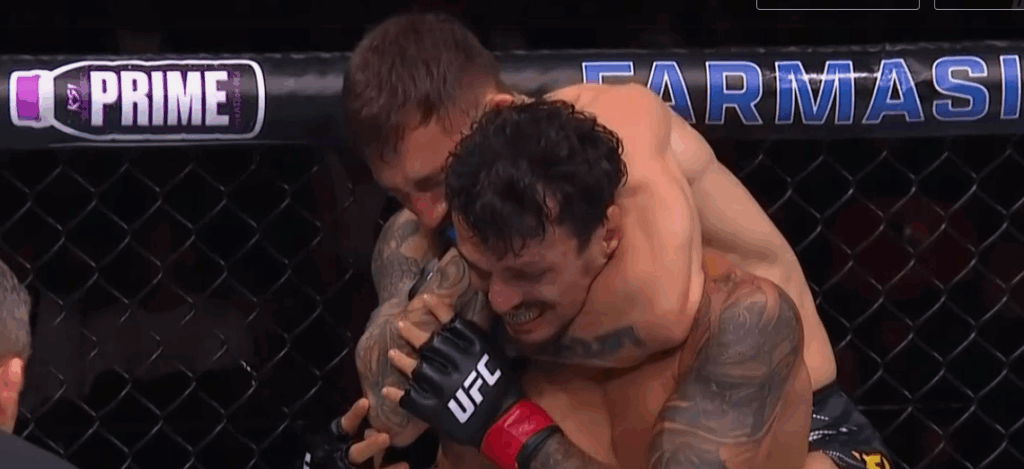 UFC Rio: Kaan Ofli poddał Ricardo Ramosa po szalonym początku walki! [WIDEO]
