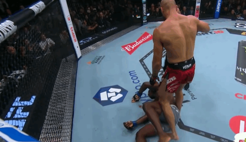 UFC 320: Jiri Prochazka nokautuje Khalila Rountree Jr. po wojnie na wyniszczenie! [WIDEO]