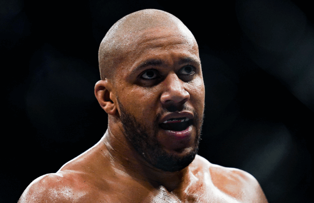 Ciryl Gane po faulu na UFC 321: „To był przypadek” Ciryl Gane po faulu na UFC 321: „To był przypadek”