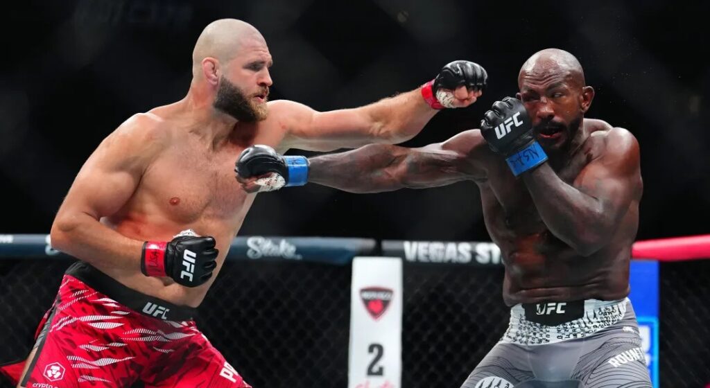 Rountree trafił do szpitala po brutalnym nokaucie z rąk Prochazki na UFC 320 Rountree trafił do szpitala po brutalnym nokaucie z rąk Prochazki na UFC 320