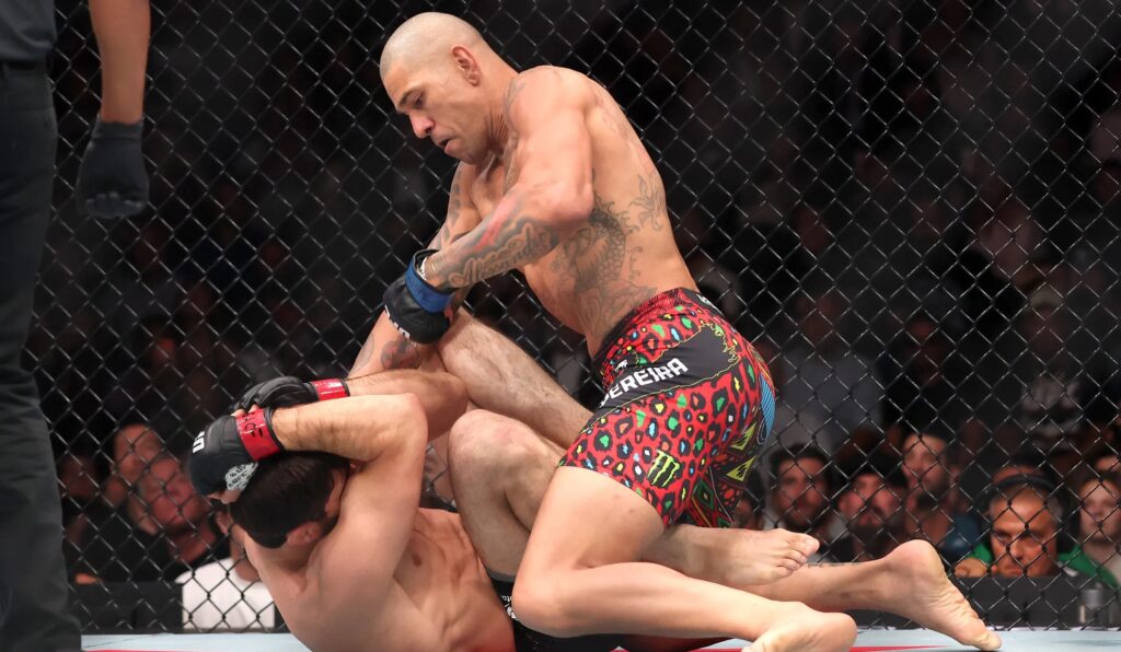 Magomed Ankalaev przerywa milczenie po nokaucie z rąk Alexa Pereiry na UFC 320