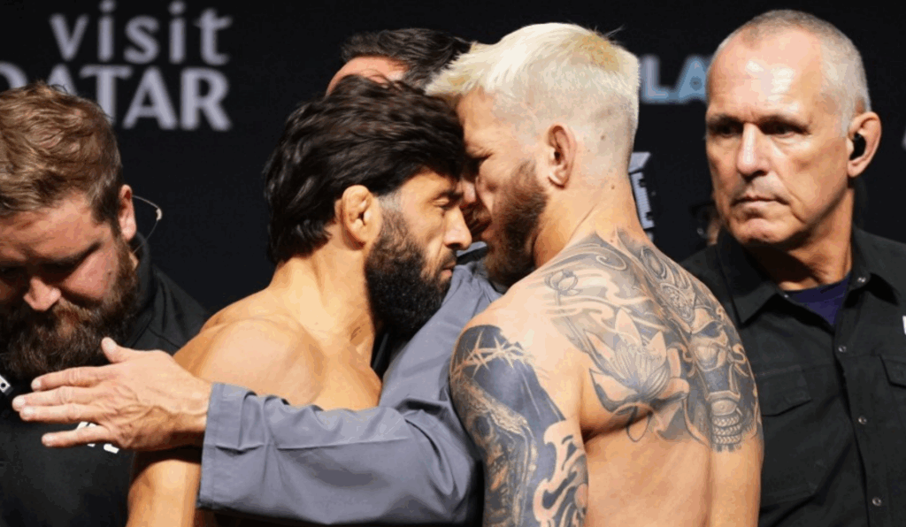 Prawie zepsuł kolejny main event?! Arman Tsarukyan uderza głową Hookera na ważeniu! [WIDEO]