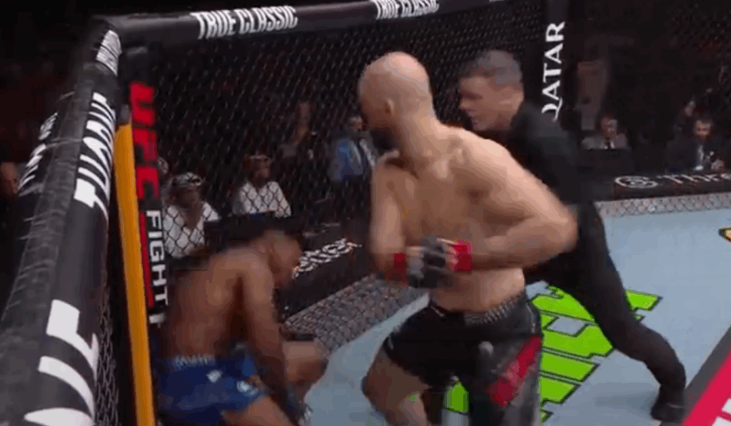 UFC Qatar: Volkan Oezdemir nokautuje Alonzo Menifielda w pierwszej rundzie [WIDEO]