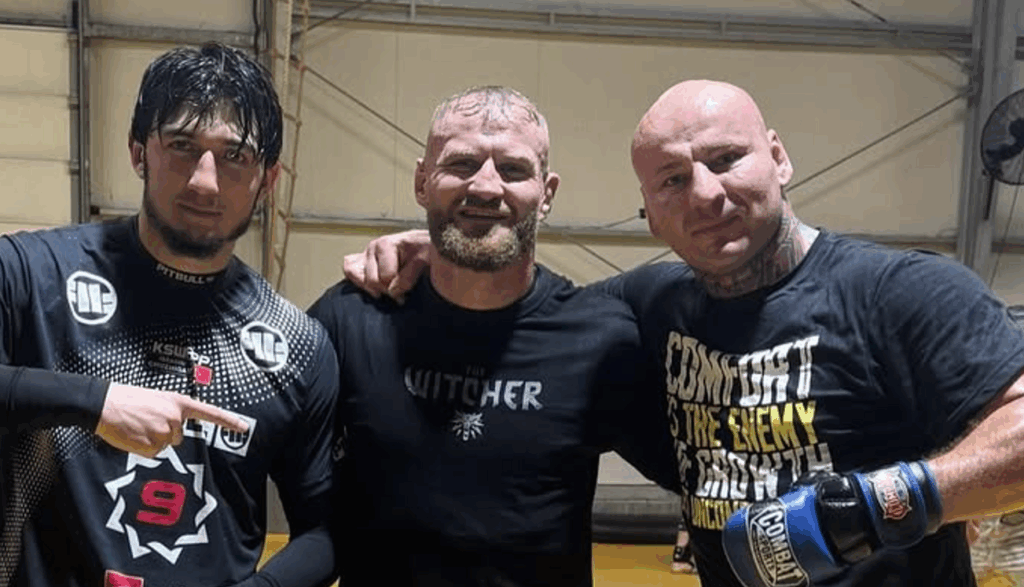 Jan Błachowicz szykuje formę w WCA. Sparingi z Arturem Szpilką i Belalem Gadamaurim przed UFC 323 Jan Błachowicz szykuje formę w WCA. Sparingi z Arturem Szpilką i Belalem Gadamaurim przed UFC 323