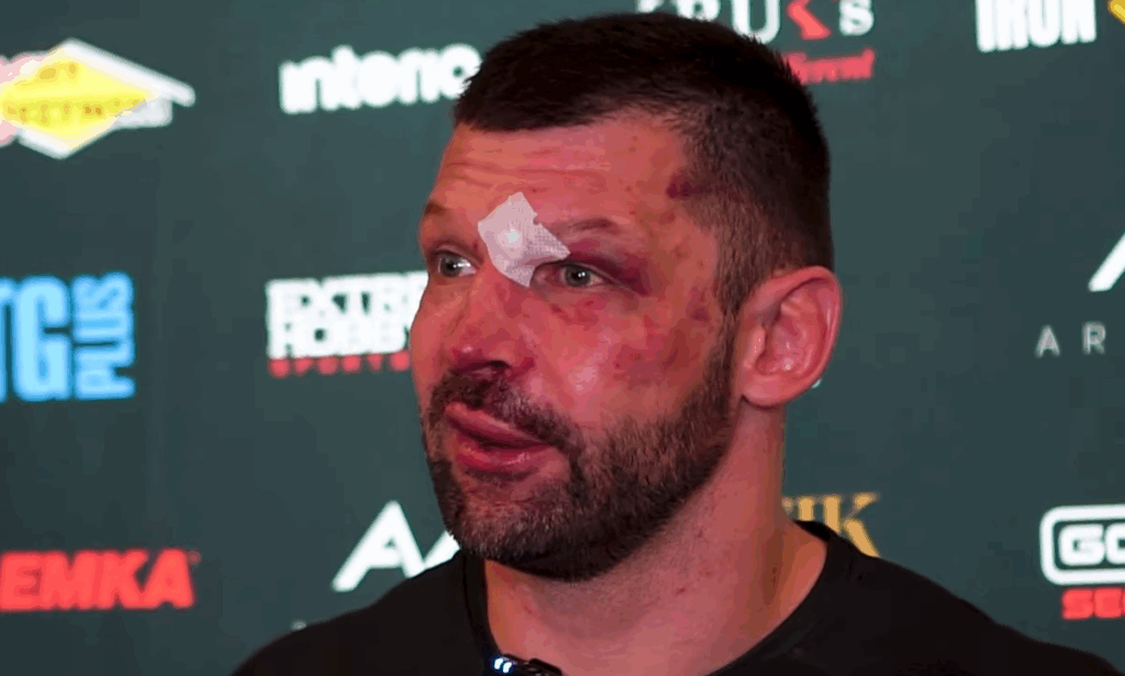 Nowy mistrz Babilon MMA! Szymon Kołecki o trudach napotkanych w rewanżu z Łazarzem i planach na najbliższe dni Nowy mistrz Babilon MMA! Szymon Kołecki o trudach napotkanych w rewanżu z Łazarzem i planach na najbliższe dni