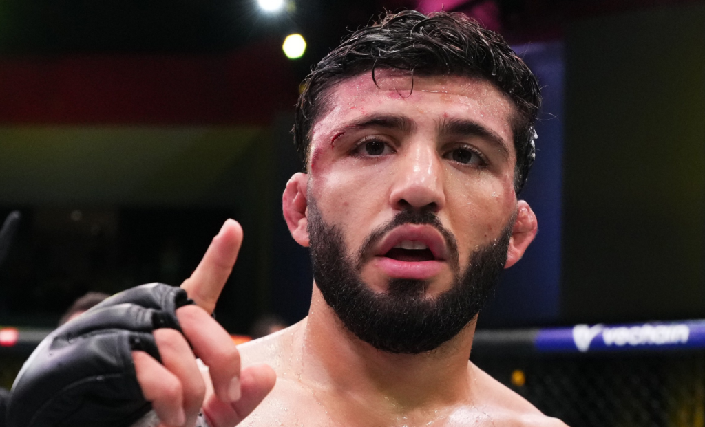 Okłamał cały świat? Arman Tsarukyan odsłania kulisy wycofania z walki z Makhachevem. To nie były tylko plecy