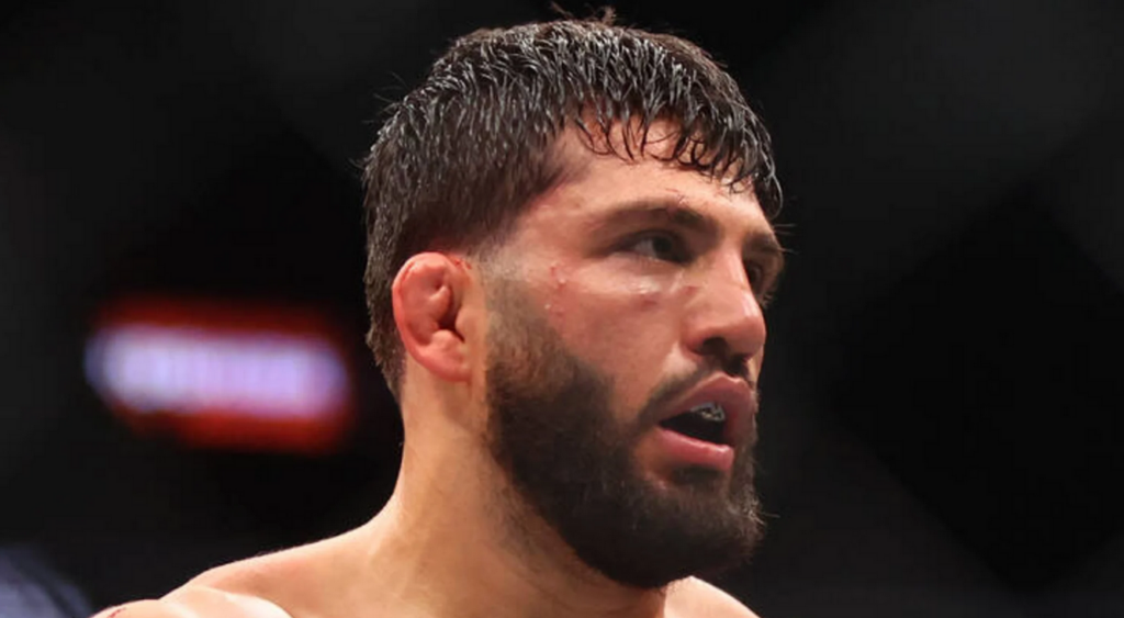 Arman Tsarukyan wprost o braku walki o pas: „Przeprosiłem, chcę być grzecznym chłopcem”