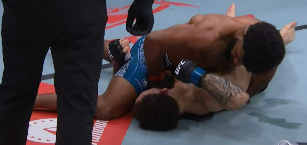 UFC Houston: Jacobe Smith brutalnie rozbił Josiaha Harrella w pierwszej rundzie [WIDEO]