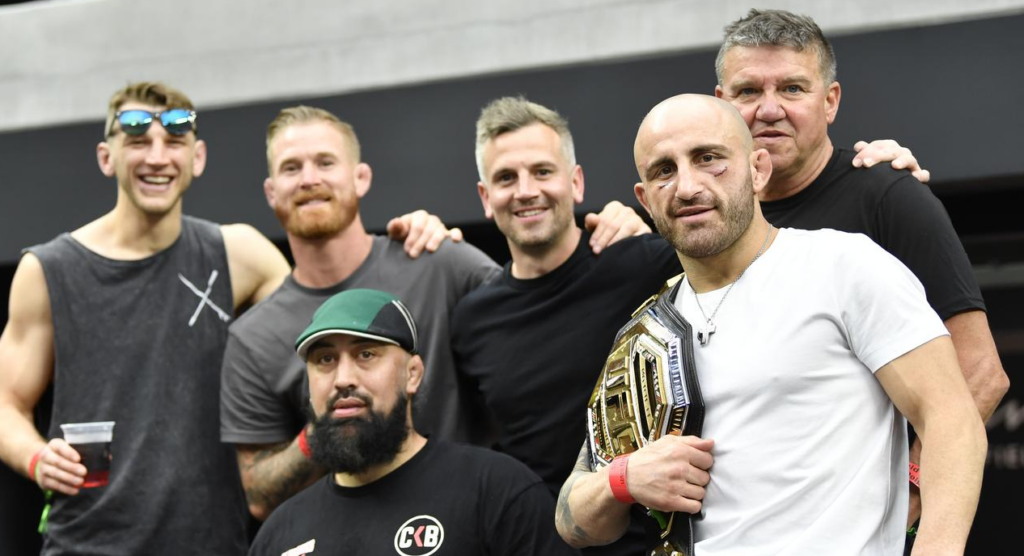 Kontuzja przed UFC 325 mogła zatrzymać Volkanovskiego. Trener ujawnia kulisy
