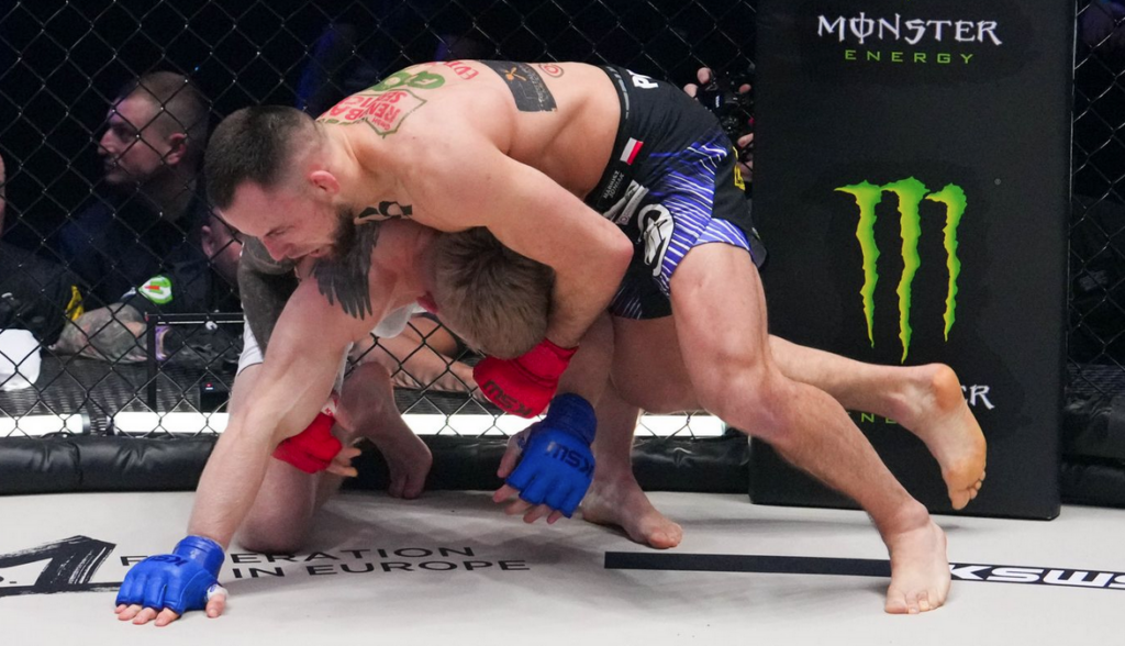 XTB KSW 115: Mariusz Joniak wypunktował Karola Durszlewicza po intensywnym pojedynku