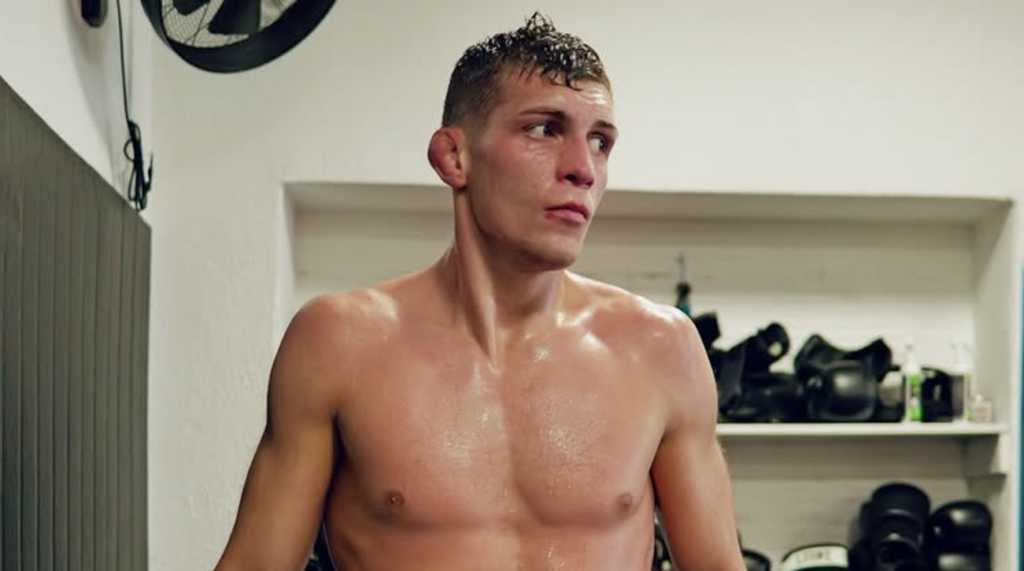 Damian Rzepecki wraca do klatki. Niepokonany Polak zawalczy w co-main evencie WOW 29