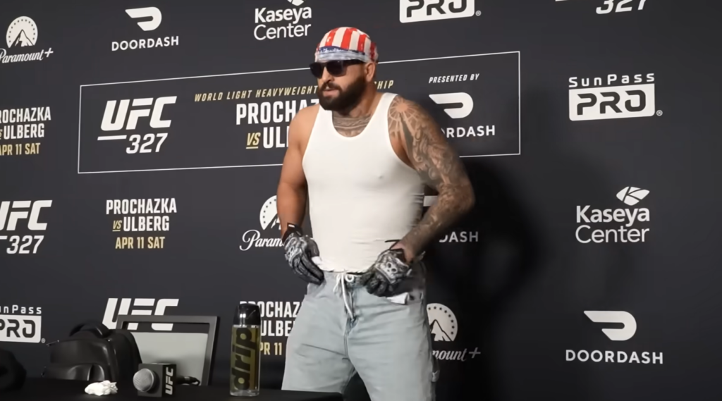 Odklejony Josh Hokit prowokuje Prochazkę i Ulberga oraz szokuje dziennikarzy przed UFC 327