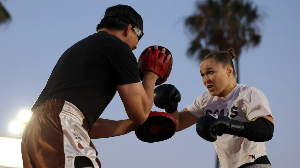 Rousey i Carano w formie przed galą MVP MMA [WIDEO]
