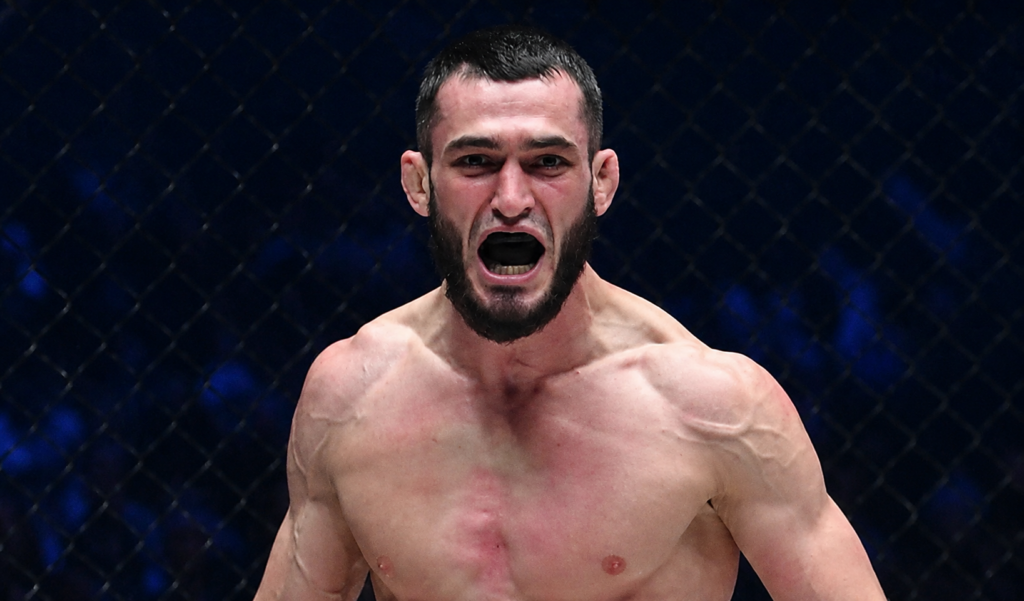 Kolejne problemy przed XTB KSW 118. Adam Masaev wycofał się z walki z Michałem Hirem