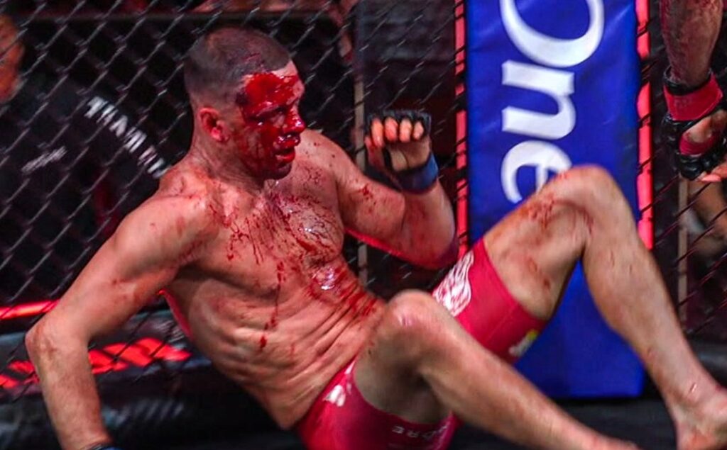 Mike Perry rozbił Nate’a Diaza! Narożnik musiał przerwać walkę [WIDEO]