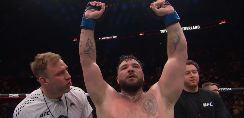 UFC Perth: Louie Sutherland zdominował Taia Tuivasę i przełamał złą serię