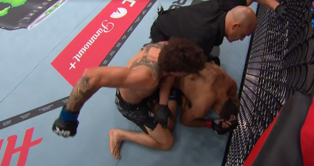 UFC Perth: Quillan Salkilld znokautował Beneila Dariusha w 1. rundzie! [WIDEO]