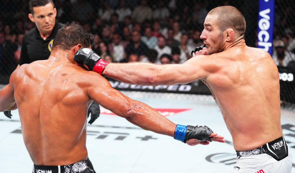 Paulo Costa chce rewanżu ze Stricklandem: „Moja strategia była fatalna” Paulo Costa chce rewanżu ze Stricklandem: „Moja strategia była fatalna”