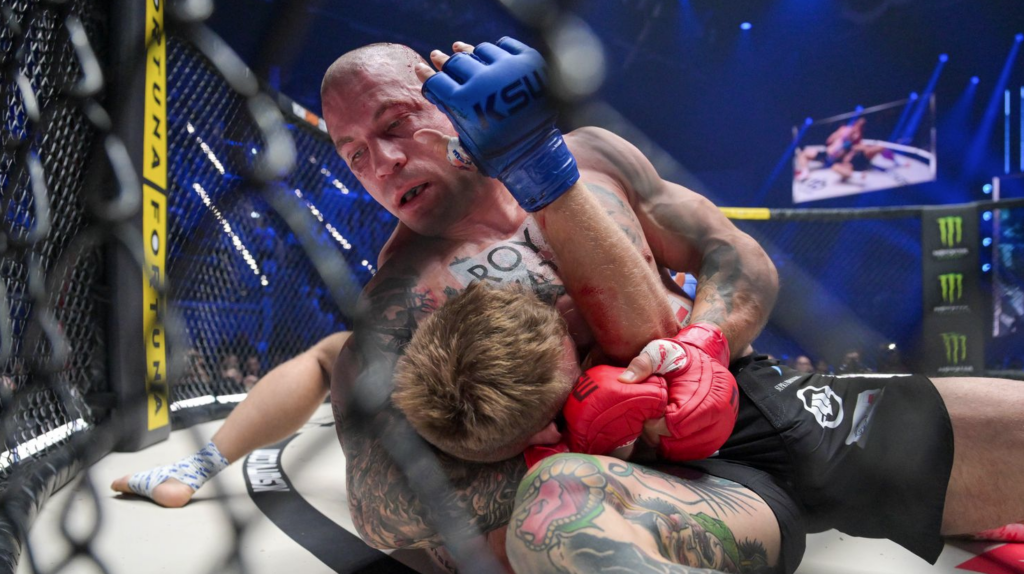 XTB KSW 119: Damian Janikowski odwrócił losy walki i poddał Wiktora Zalewskiego! [WIDEO]