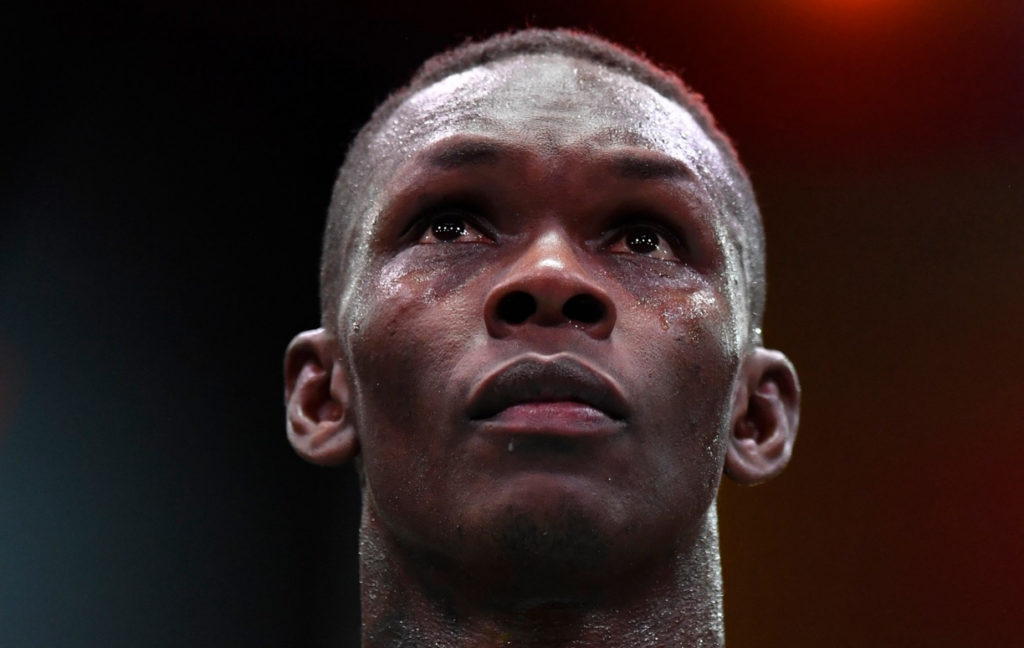 Israel Adesanya nie składa broni: „Moje ego nie pozwala mi zakończyć kariery”