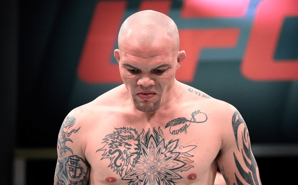 Anthony Smith aresztowany. Były pretendent do pasa UFC usłyszał trzy zarzuty Anthony Smith aresztowany. Były pretendent do pasa UFC usłyszał trzy zarzuty