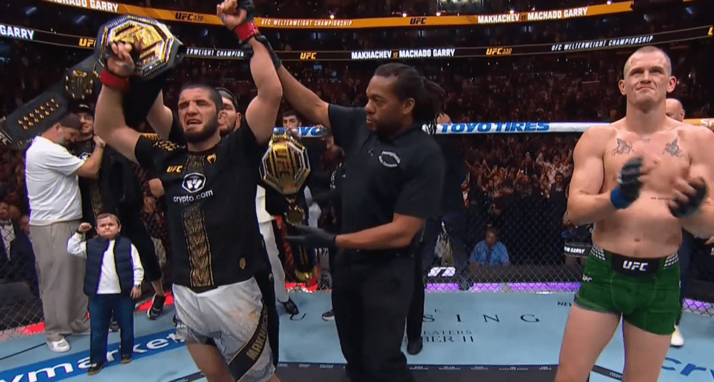 UFC 330: Islam Makhachev pokonał Machado Garry’ego i napisał historię! 17. zwycięstwo z rzędu w UFC