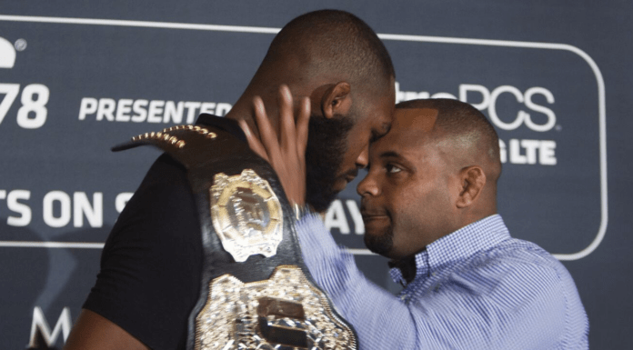 Jon Jones odpowiada Danielowi Cormierowi po wyborze Khabiba na GOAT-a UFC: „Twoja zazdrość płynie w twojej krwi”